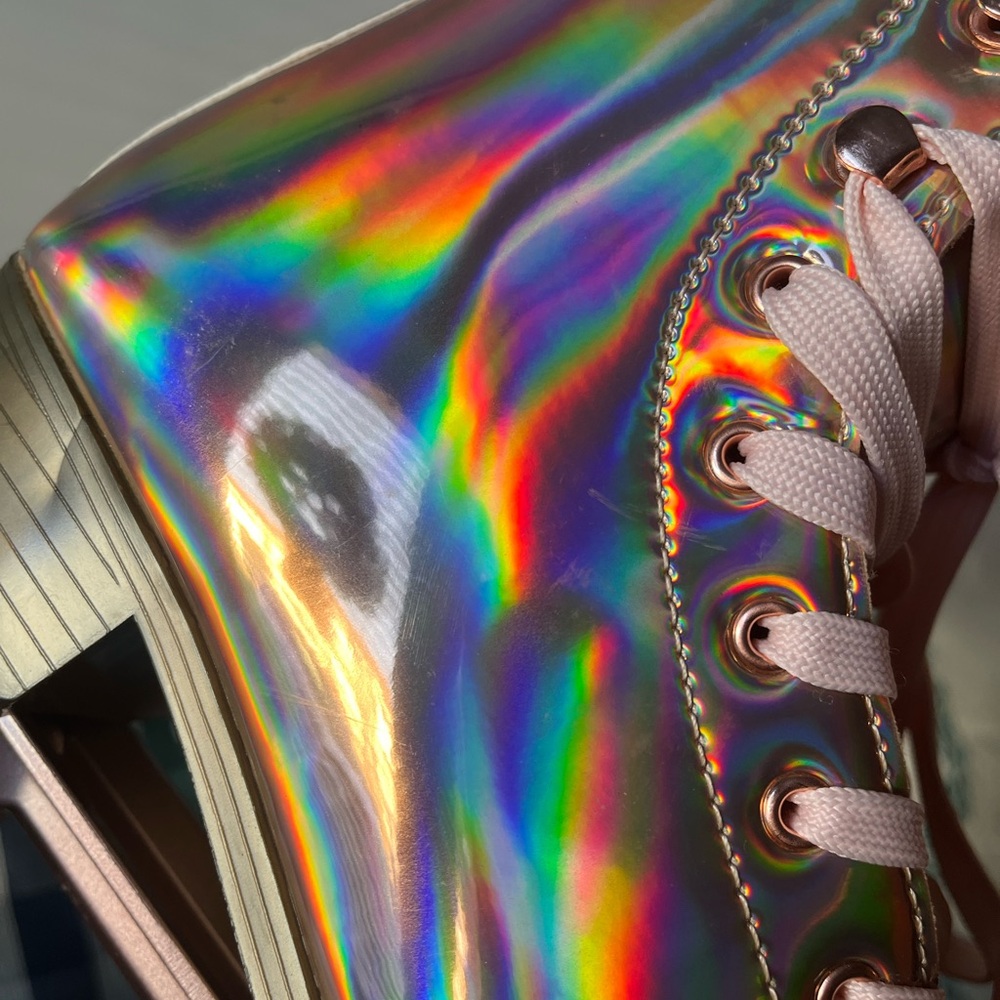 NWOT holographic rose gold/pink impala roller skates - Picture 6 of 9